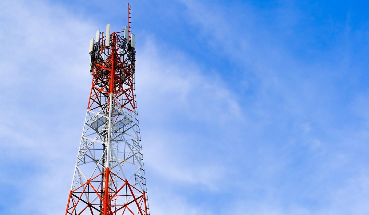 Ways to Extend Broadband Coverage Around Your House